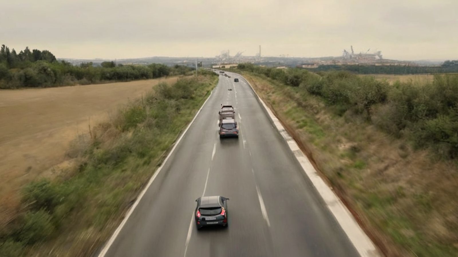 Veicoli a guida autonoma in movimento in una città europea